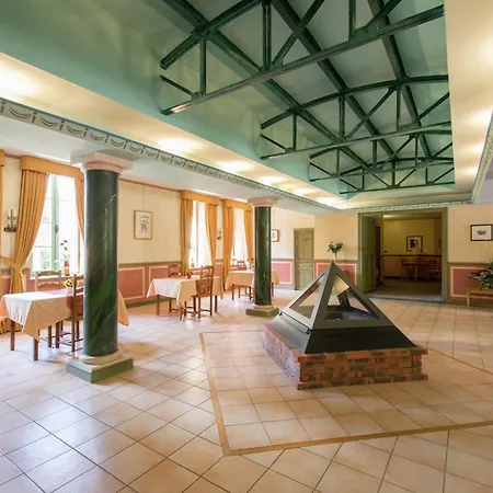 Cozy With Swimming Pool Terrace Garden Parking Монбрен-ле-Бен