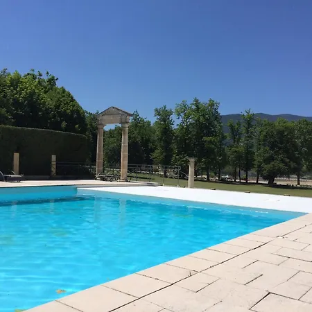 Апартаменты Cozy With Swimming Pool Terrace Garden Parking Монбрен-ле-Бен