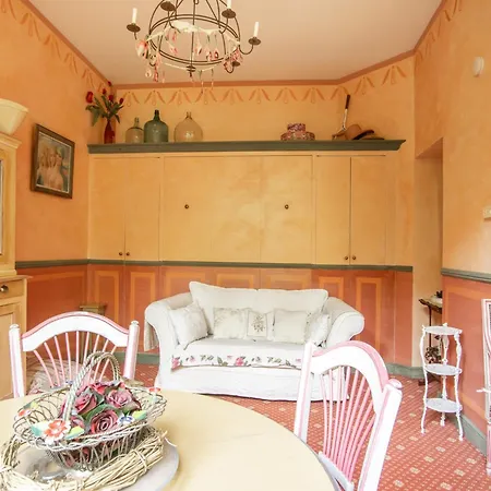 Cozy With Swimming Pool Terrace Garden Parking *